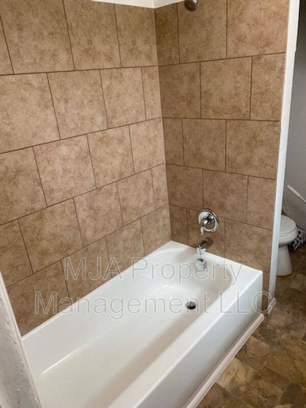 Apartment for rent at 352 E Hampton Ave Main #1, Salt Lake City, UT 84111