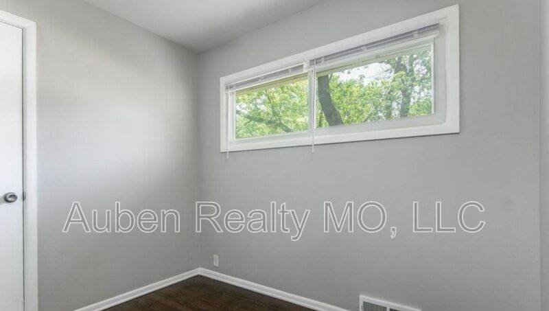 House for rent at 11427 Richmond Ave, Kansas City, MO 64134
