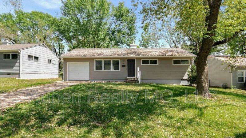 House for rent at 11427 Richmond Ave, Kansas City, MO 64134