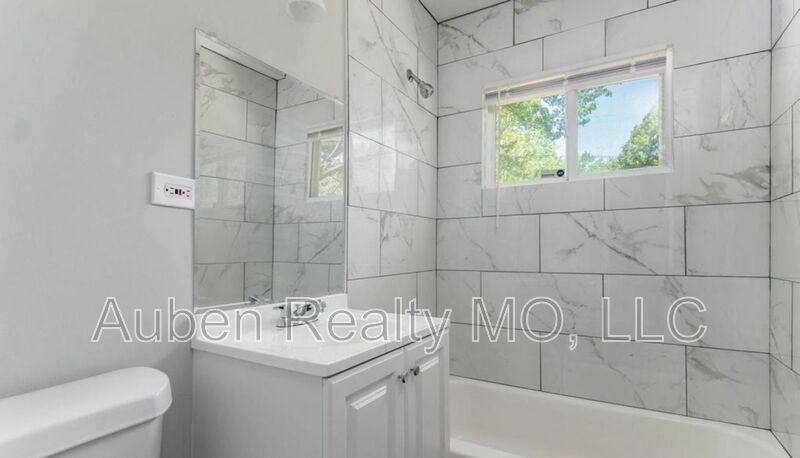 House for rent at 11427 Richmond Ave, Kansas City, MO 64134