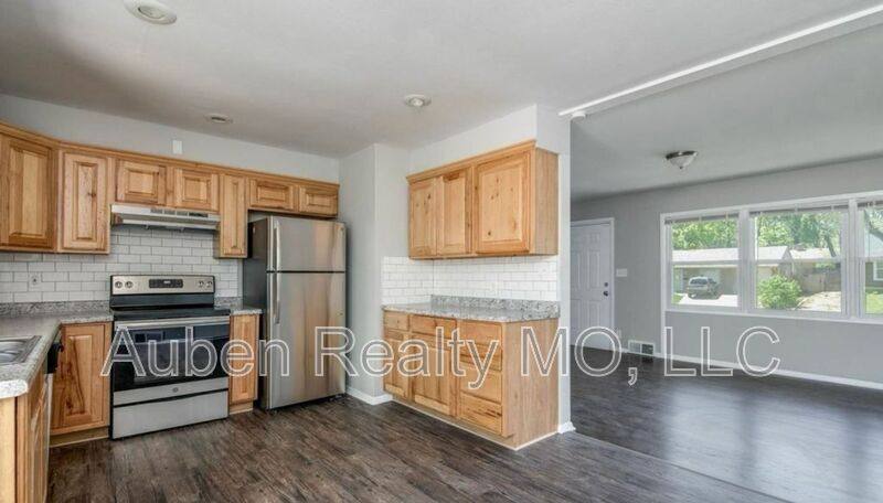 House for rent at 11427 Richmond Ave, Kansas City, MO 64134