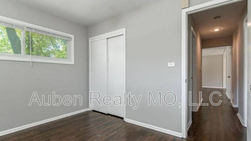 House for rent at 11427 Richmond Ave, Kansas City, MO 64134