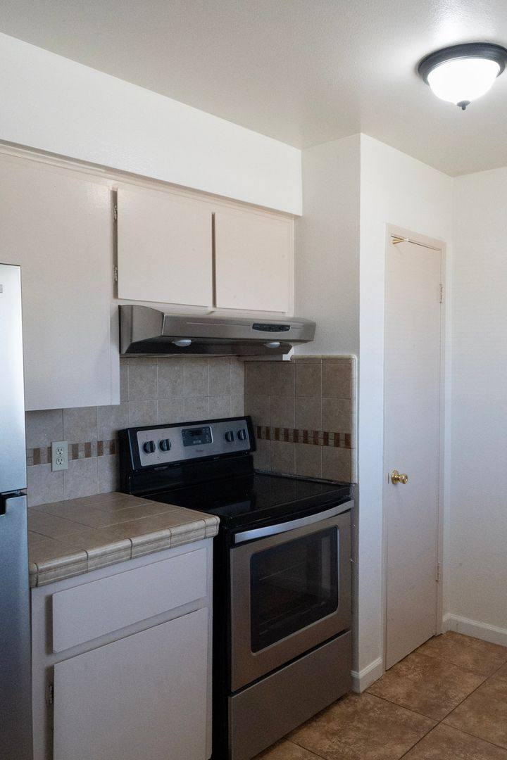 Apartment for rent at 33 W Santa Ana Ave, Clovis, CA 93612