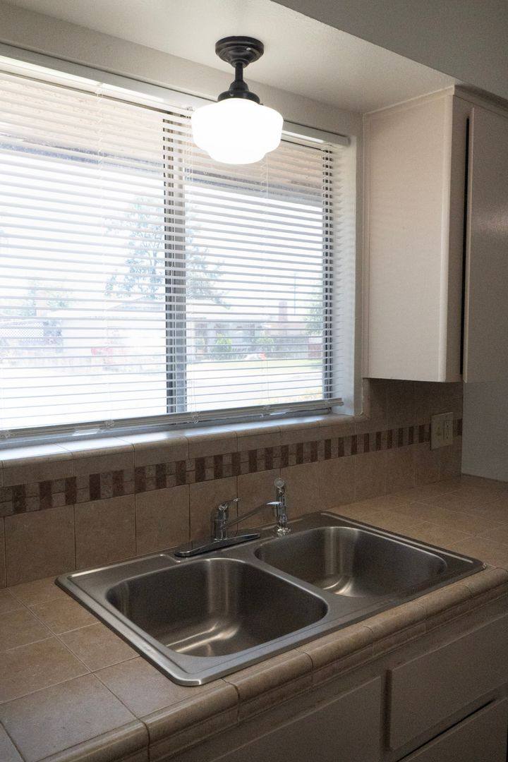 Apartment for rent at 33 W Santa Ana Ave, Clovis, CA 93612