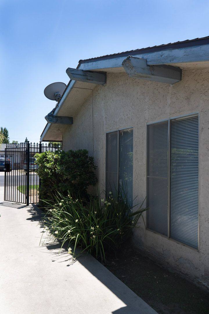 Apartment for rent at 33 W Santa Ana Ave, Clovis, CA 93612