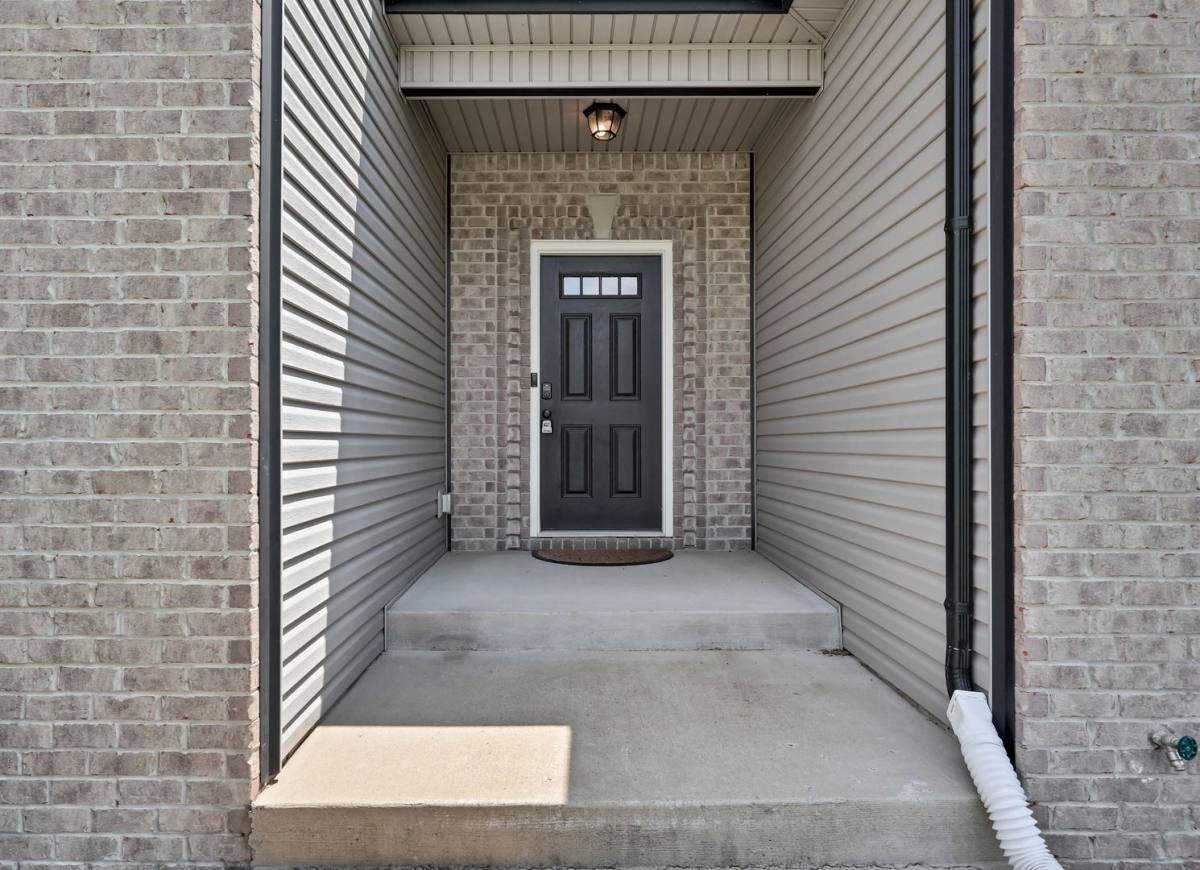 House for rent at 987 Promenade Dr, Adams, TN 37010