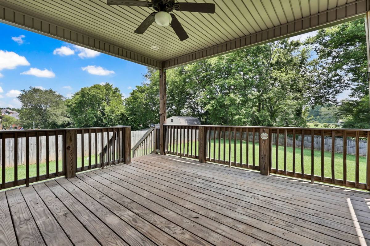 House for rent at 987 Promenade Dr, Adams, TN 37010