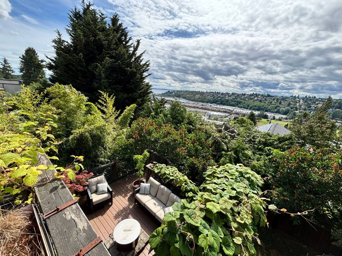 House for rent at 2535 12th Ave W, Seattle, WA 98119