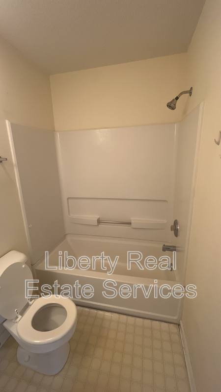 Apartment for rent at 1100 Pineland Ave #8E, Hinesville, GA 31313
