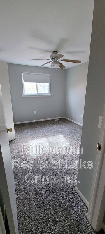 House for rent at 29359 Hemlock Dr, Farmington, MI 48336