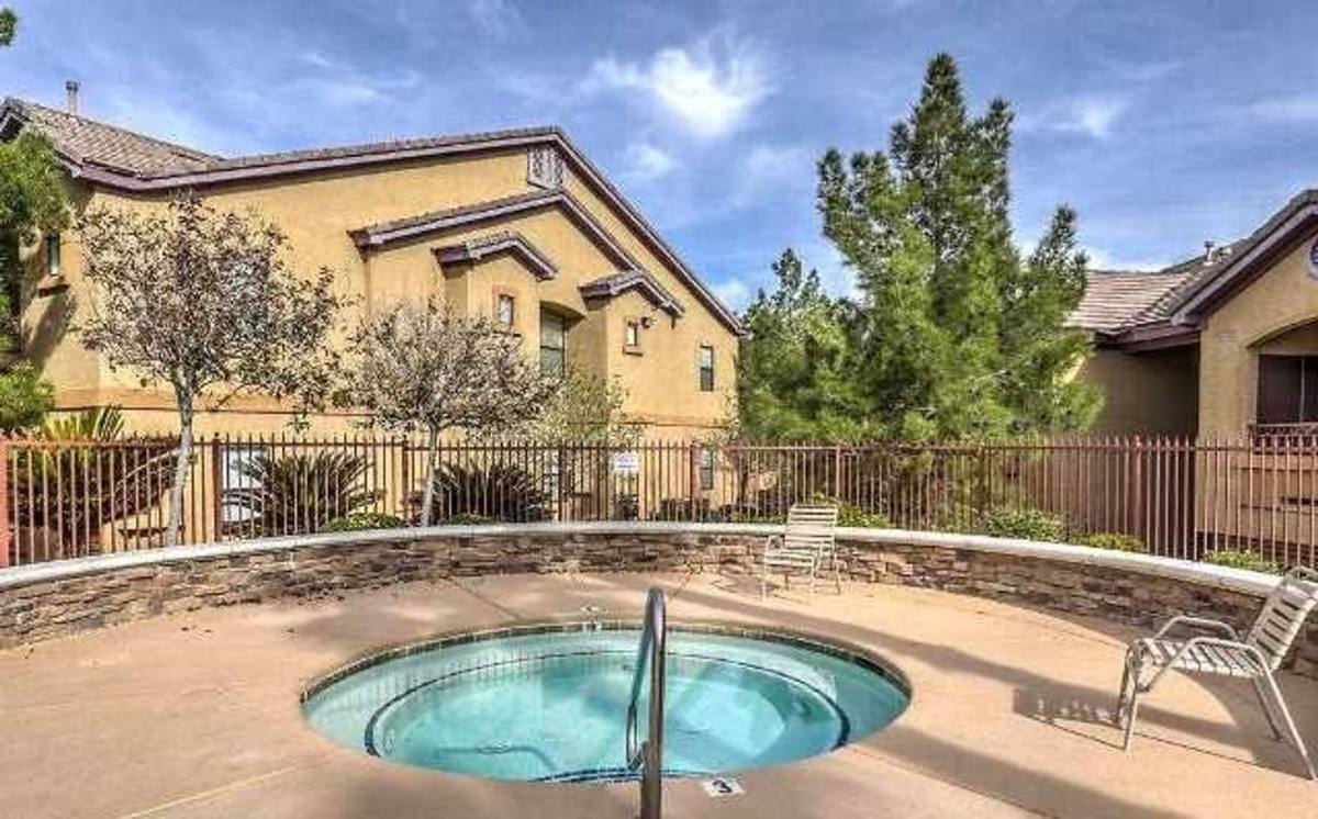 Apartment for rent at 8250 N Grand Canyon Dr, Las Vegas, NV 89166