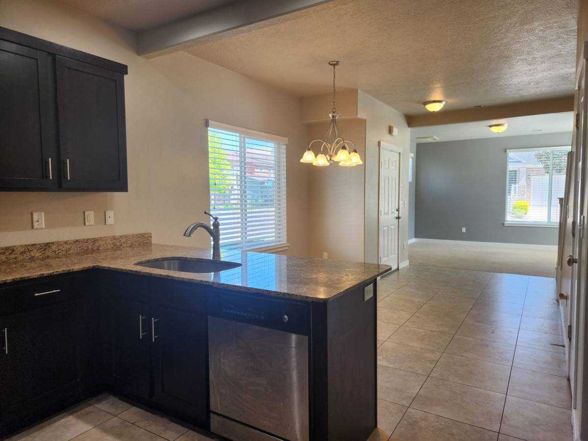 Townhouse for rent at 3699 Lilac Heights Dr, South Jordan, UT 84095