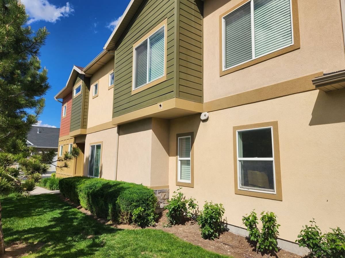 Townhouse for rent at 3699 Lilac Heights Dr, South Jordan, UT 84095