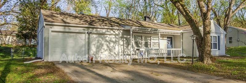 House for rent at 5215 Sterling Ave, Kansas City, MO 64133