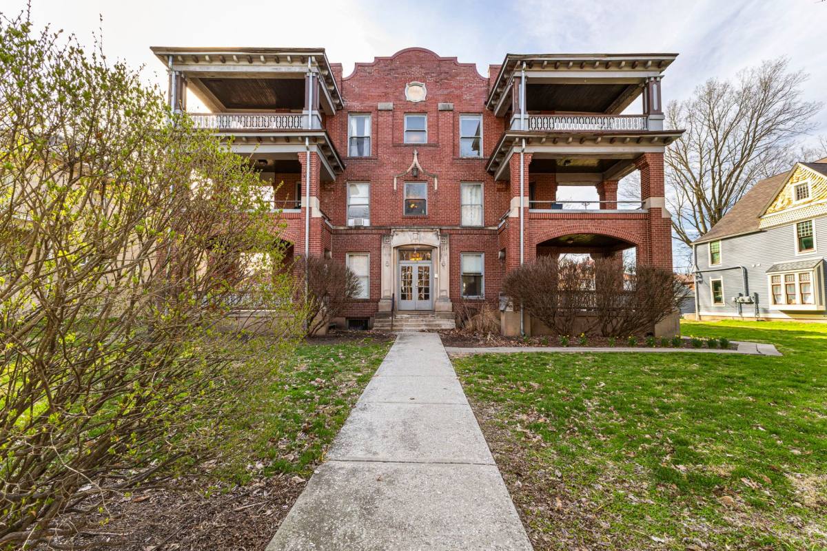Apartment for rent at 940 Woodruff Place Middle Dr, Indianapolis, IN 46201