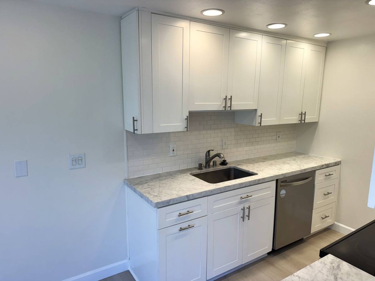 Apartment for rent at 8163 Redlands St, Playa Del Rey, CA 90293