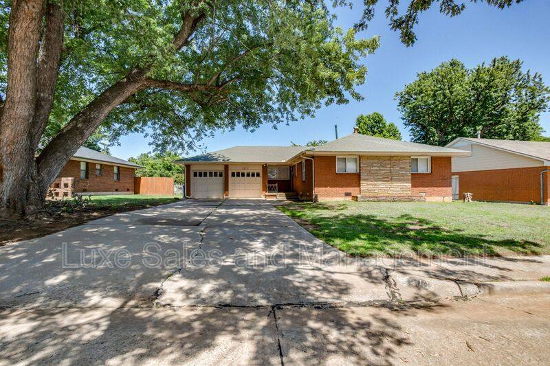 House for rent at 3516 Mount Pleasant Dr, Oklahoma City, OK 73110