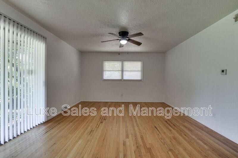House for rent at 3516 Mount Pleasant Dr, Oklahoma City, OK 73110
