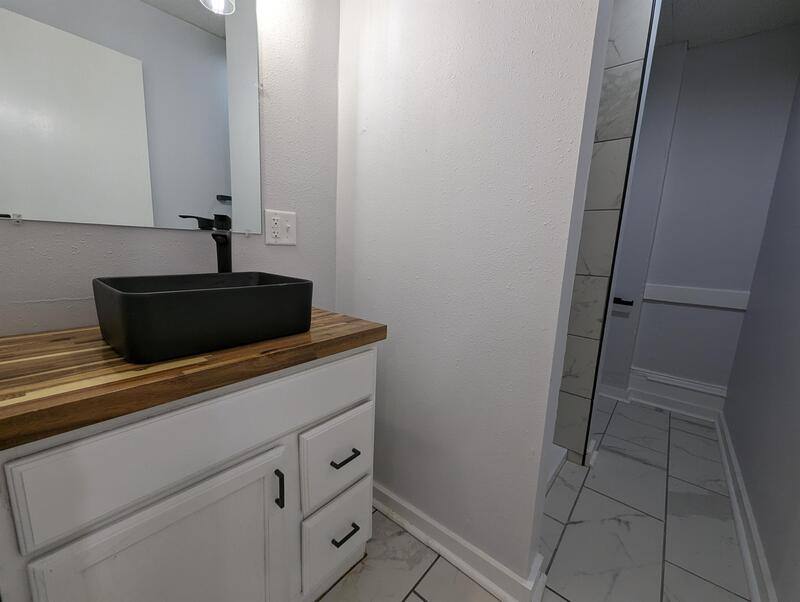 Apartment for rent at 124 S 2nd St #210, Knoxville, IA 50138