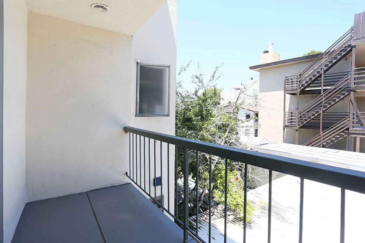 Apartment for rent at 401 Vernon St, Oakland, CA 94610