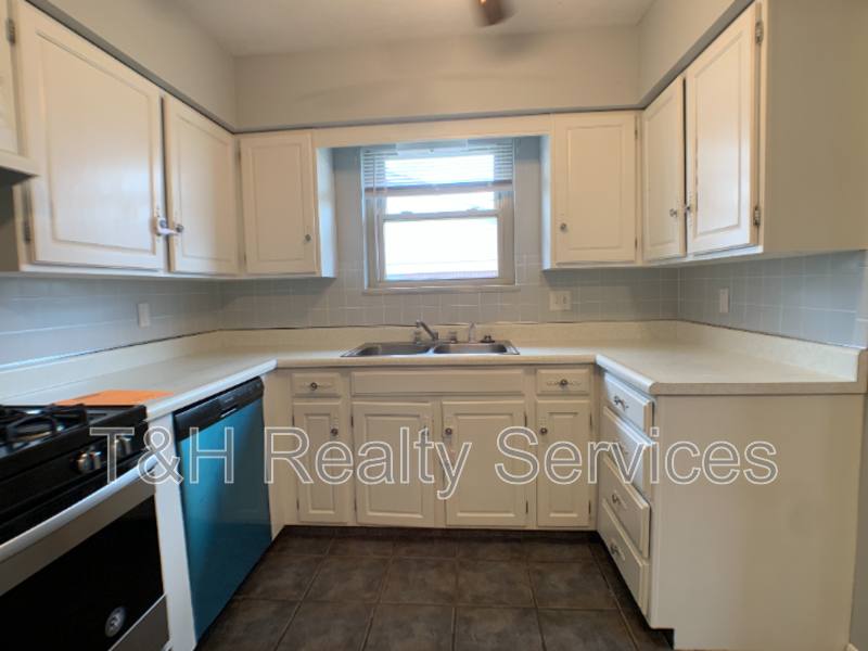 House for rent at 7649 Southfield Dr, Indianapolis, IN 46227