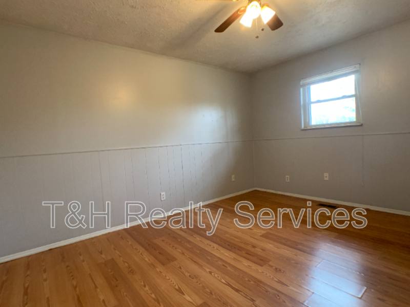 House for rent at 7649 Southfield Dr, Indianapolis, IN 46227