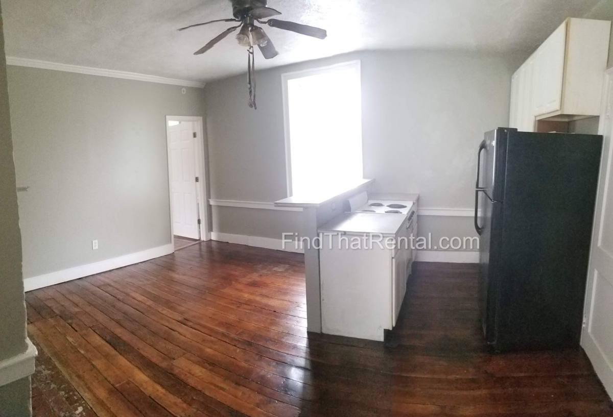 Apartment for rent at 102 N Bedford St, Carlisle, PA 17013