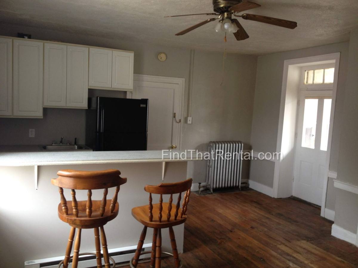 Apartment for rent at 102 N Bedford St, Carlisle, PA 17013