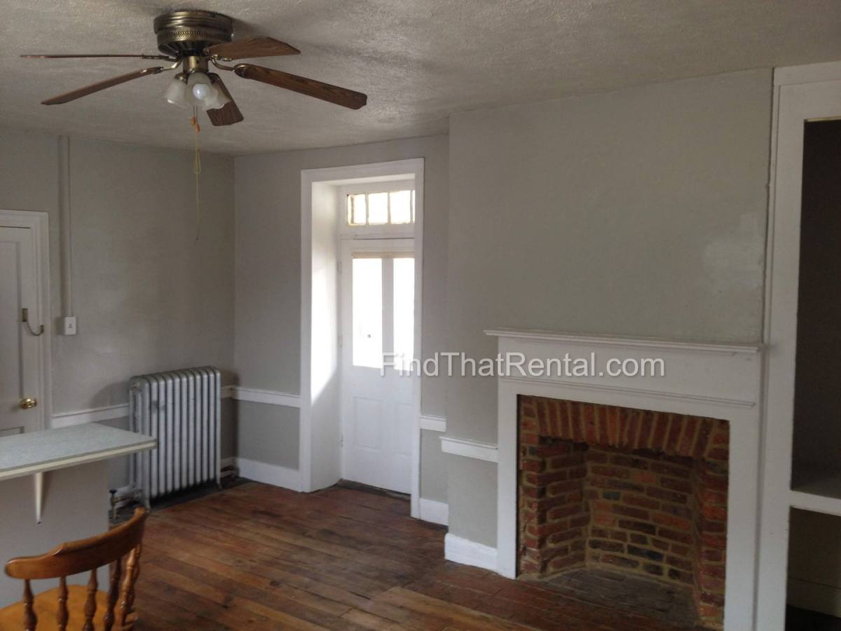 Apartment for rent at 102 N Bedford St, Carlisle, PA 17013