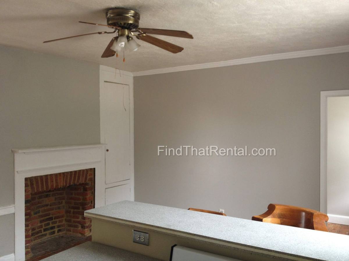 Apartment for rent at 102 N Bedford St, Carlisle, PA 17013