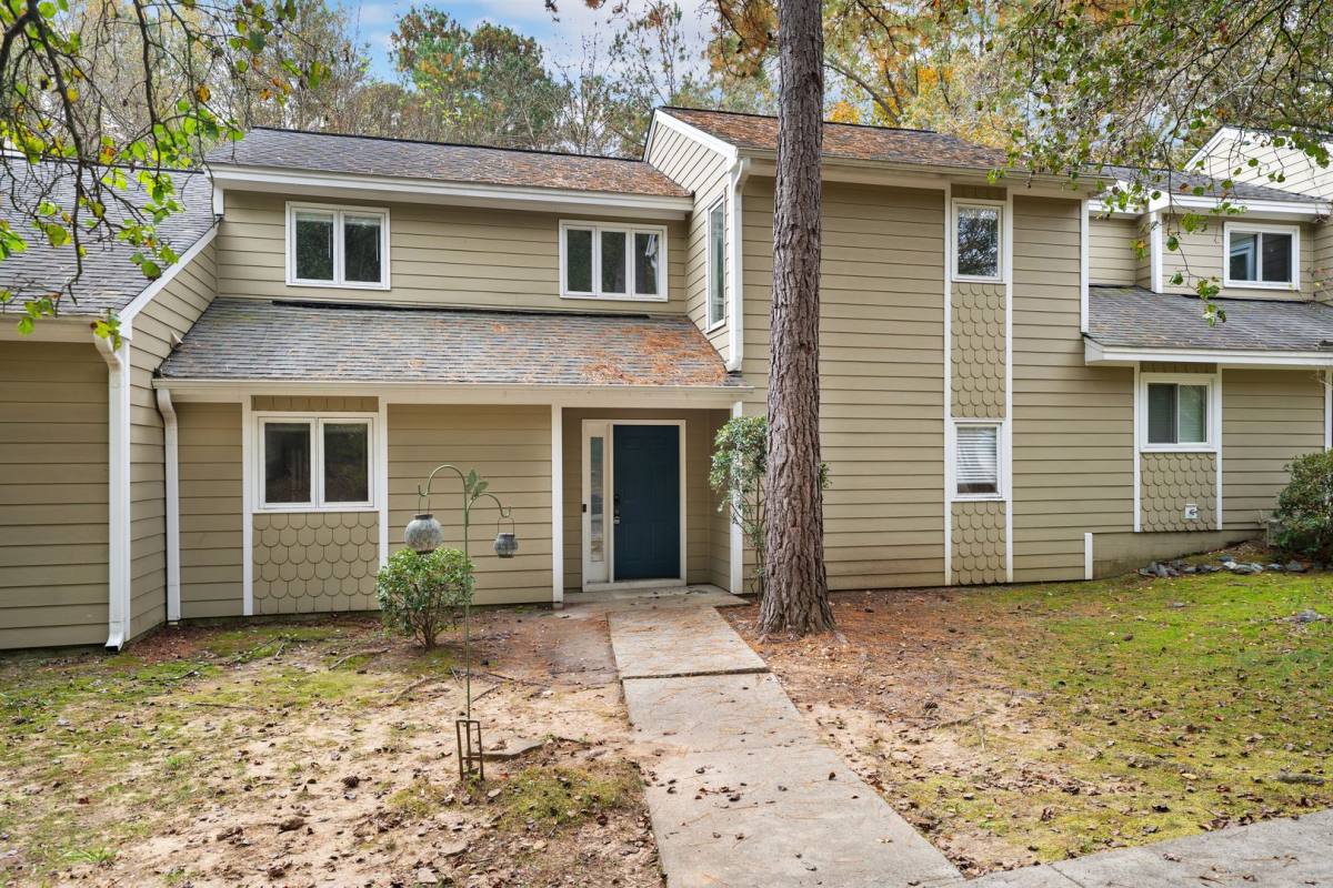 Townhouse for rent at 4330 Pin Oak Dr, Durham, NC 27707