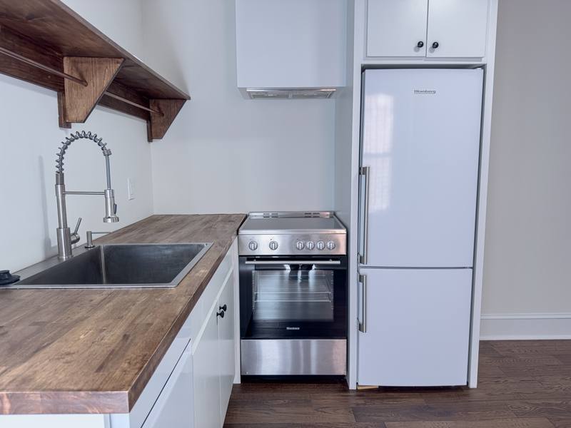Apartment for rent at 1832-34 Callowhill St #A, Philadelphia, PA 19130