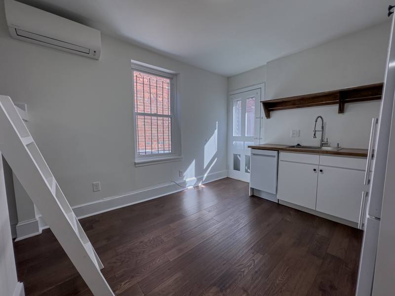 Apartment for rent at 1832-34 Callowhill St #A, Philadelphia, PA 19130