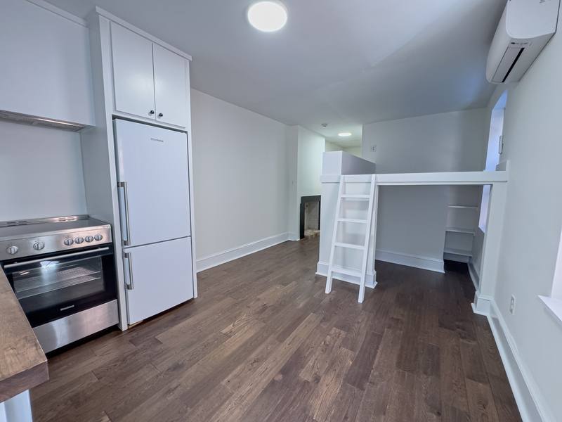 Apartment for rent at 1832-34 Callowhill St #A, Philadelphia, PA 19130