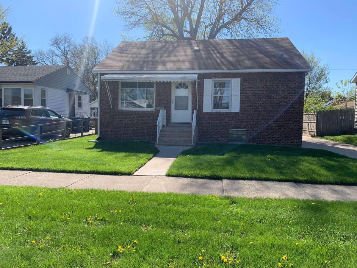 House for rent at 1312 Gordon Ave, Calumet City, IL 60409