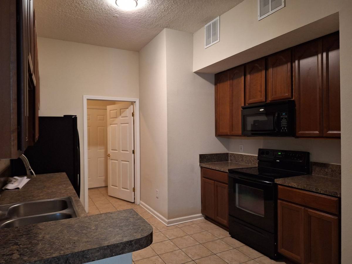 Apartment for rent at 7032 Deer Lodge Circle, Jacksonville, FL 32256