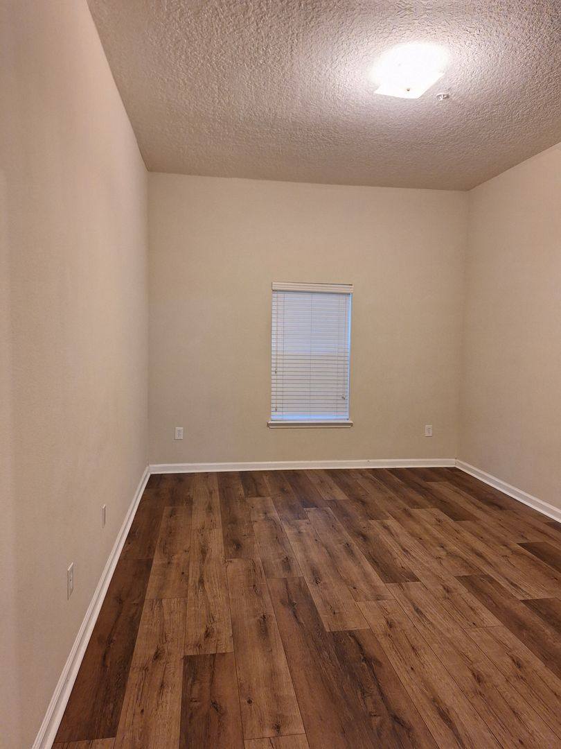 Apartment for rent at 7032 Deer Lodge Circle, Jacksonville, FL 32256