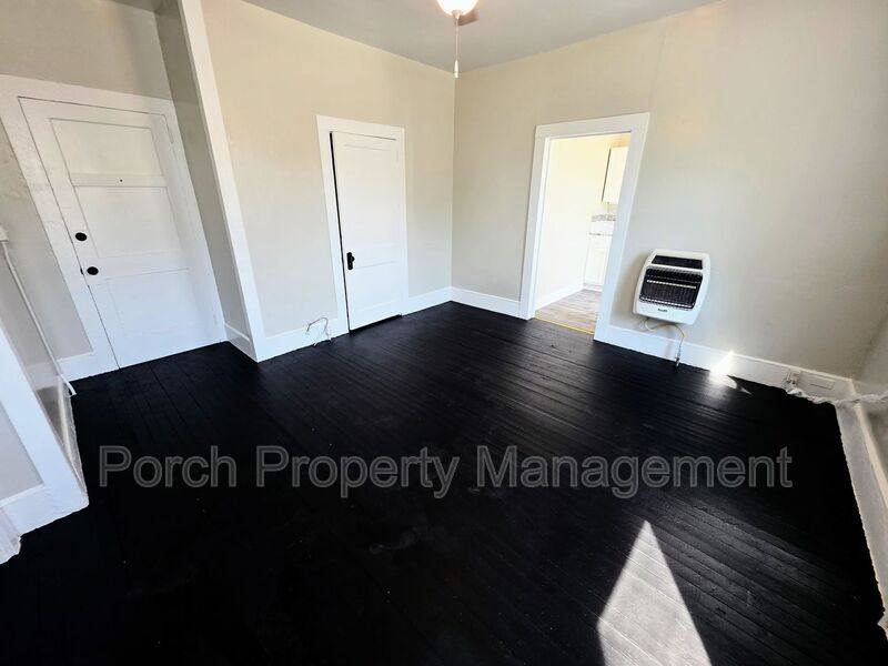 Apartment for rent at 320 N Barcelona St #7, Pensacola, FL 32501