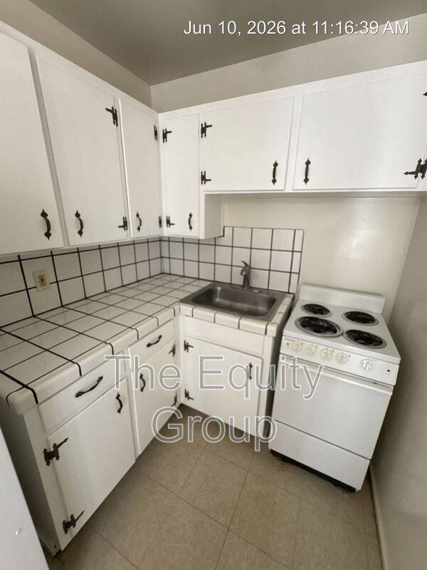 Apartment for rent at 331 E Elm St #5, Hanford, CA 93230
