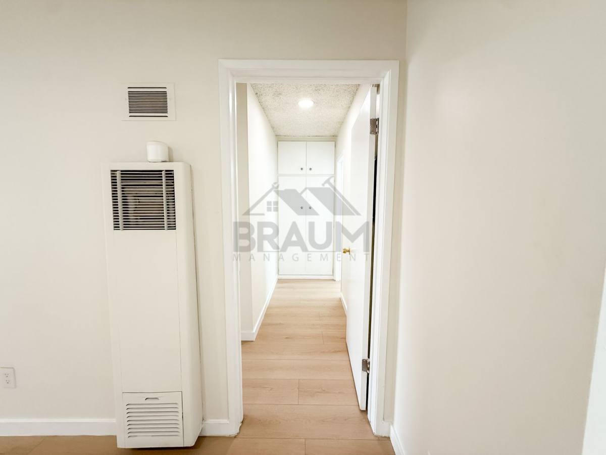 Apartment for rent at 19401 Haynes St, Reseda, CA 91335