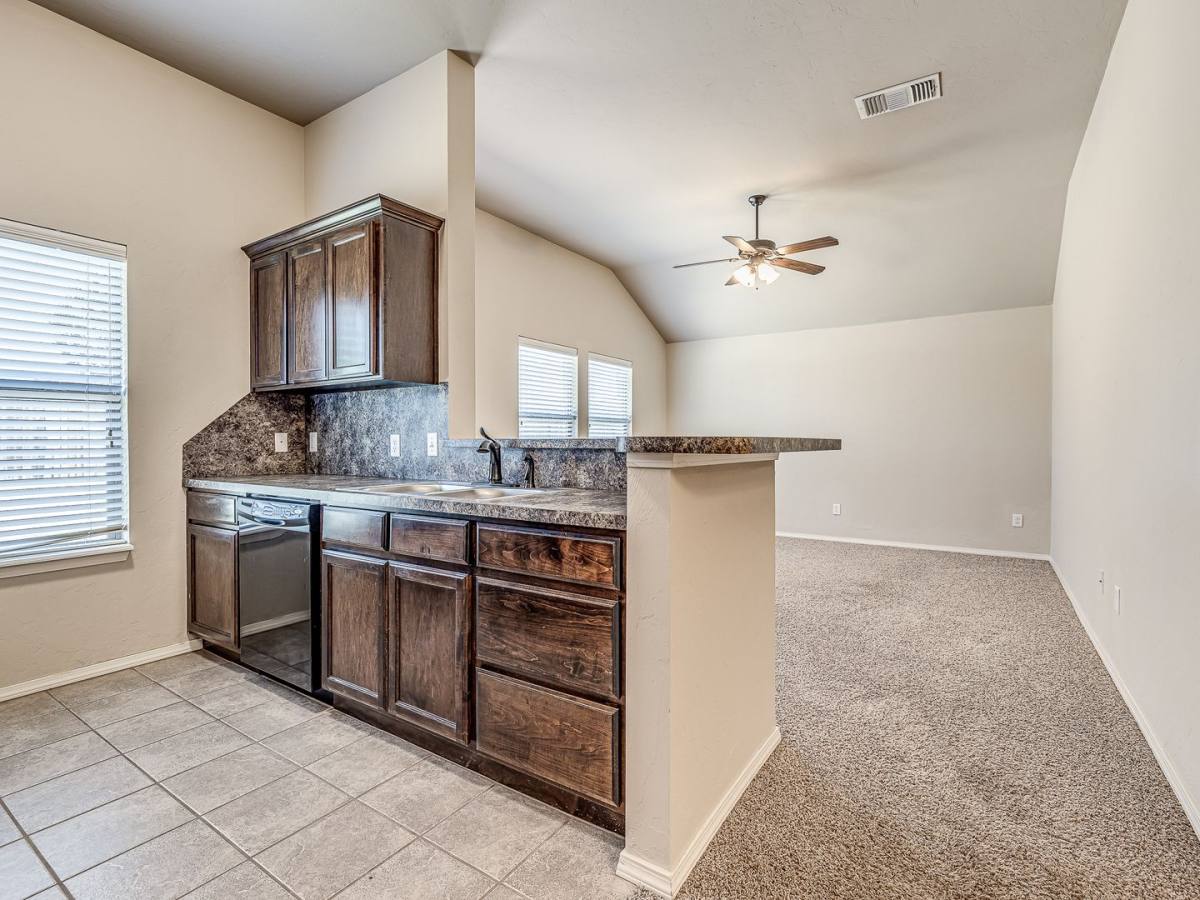 House for rent at 2717 NW 186th St, Edmond, OK 73012