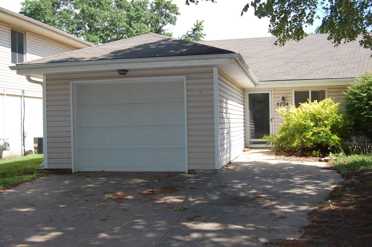 3724 Clover Circle, Lincoln, NE 68516 - Apartment for Rent
