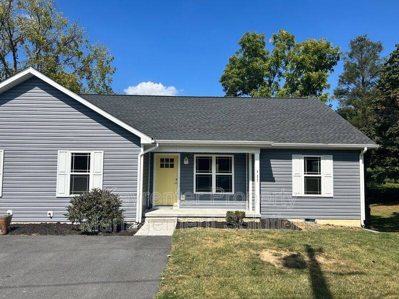 Apartment for rent at 317 Sterling St #B, Staunton, VA 24401