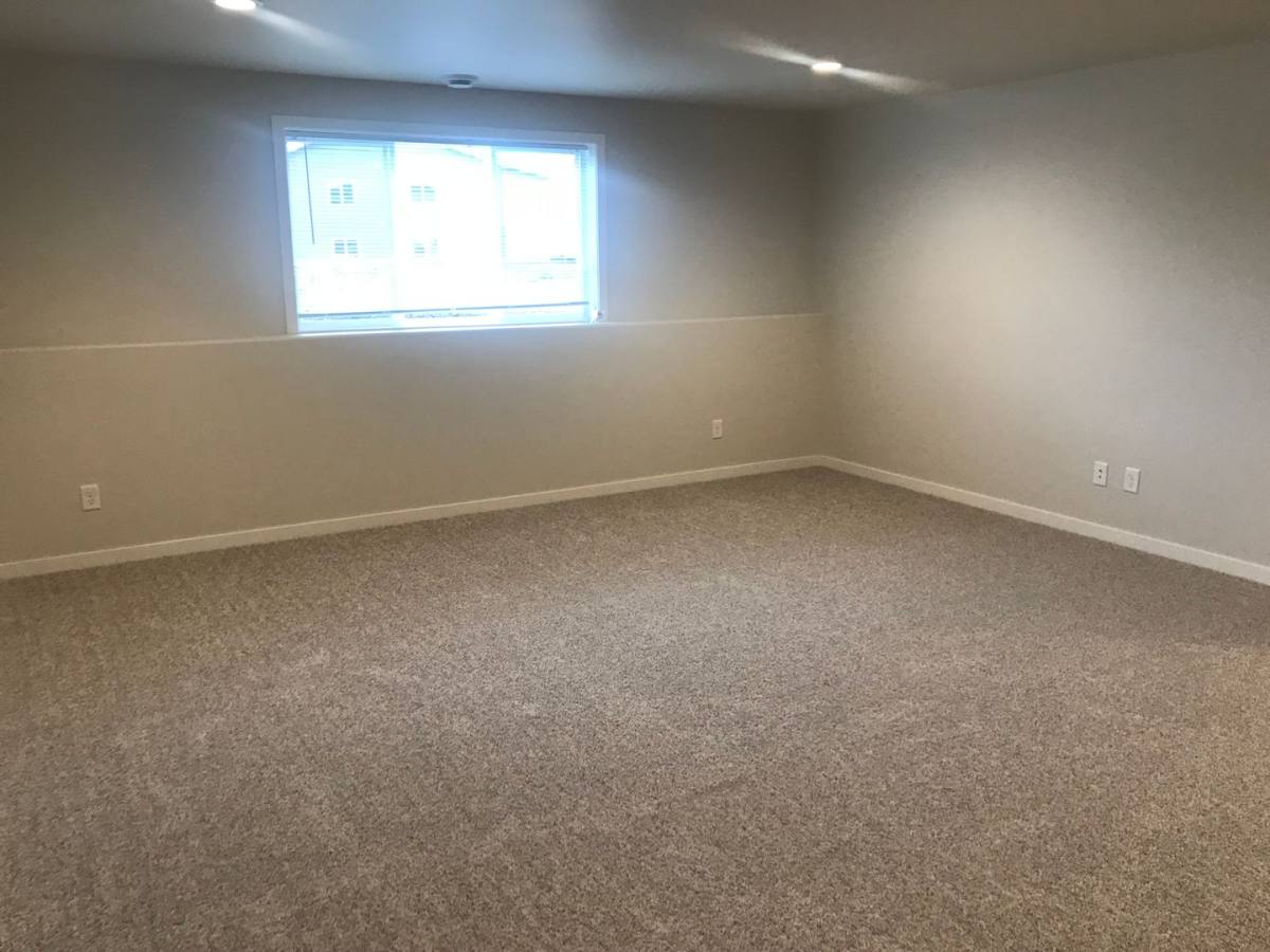 House for rent at 920 Albert Dr W, West Fargo, ND 58078