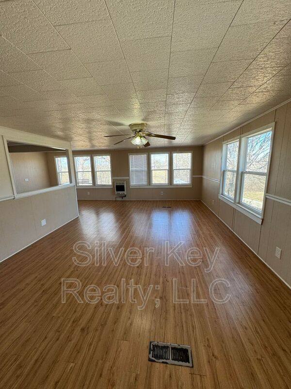 House for rent at 2955 Oakland Rd, Philadelphia, TN 37846