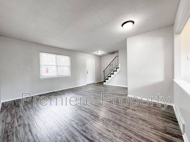 Townhouse for rent at 219 N Oak Dr #A, Belton, MO 64012
