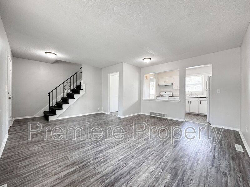 Townhouse for rent at 219 N Oak Dr #A, Belton, MO 64012