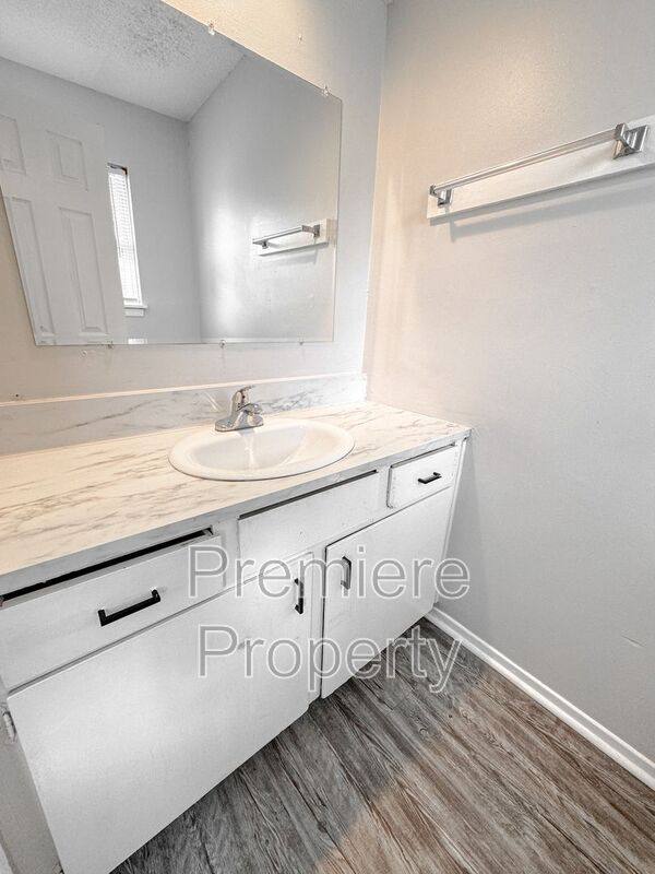 Townhouse for rent at 219 N Oak Dr #A, Belton, MO 64012