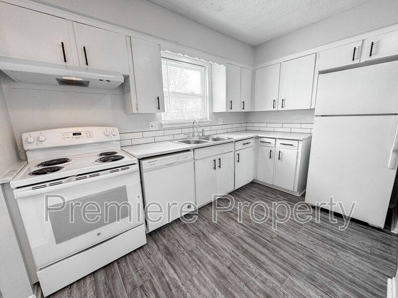 Townhouse for rent at 219 N Oak Dr #A, Belton, MO 64012