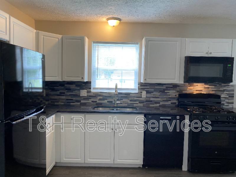 House for rent at 3008 N Pauline Ave, Muncie, IN 47303